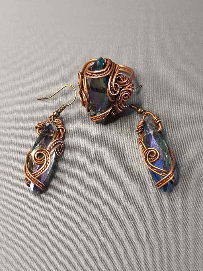 Elegantne bakarne naušnice i prsten, komplet od bakra i kristala, unikat