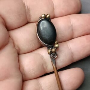 Igla za kosu unikatna, ručni rad, crni jaspis, Idealan poklon, Čvrsta, kvalitetna i jednostavna za upotrebu