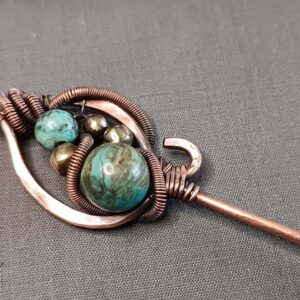 Bakarna igla za kosu, tirkiz, unikat, ručni rad