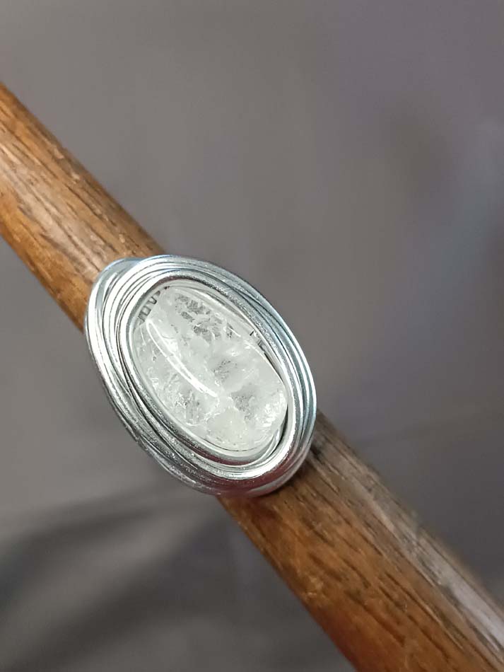 Aluminijumski prsten sa gorskim kristalom, upadljiv, moderan, ručno rađen - Image 6